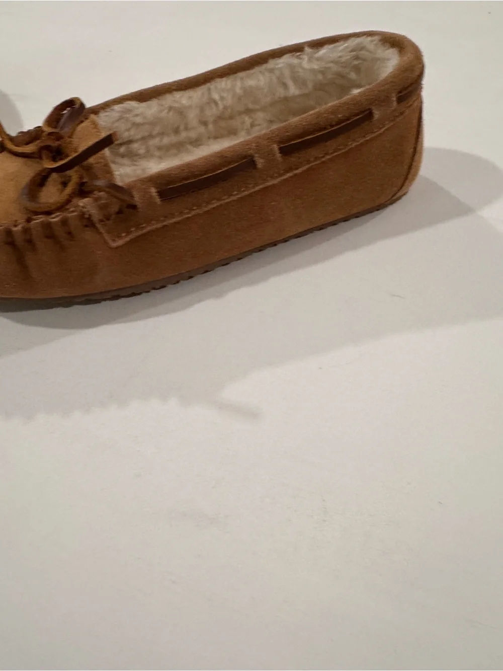 Minnetonka Cally Suede Moccasin Slippers Faux Fur Lined Tan Cinnamon